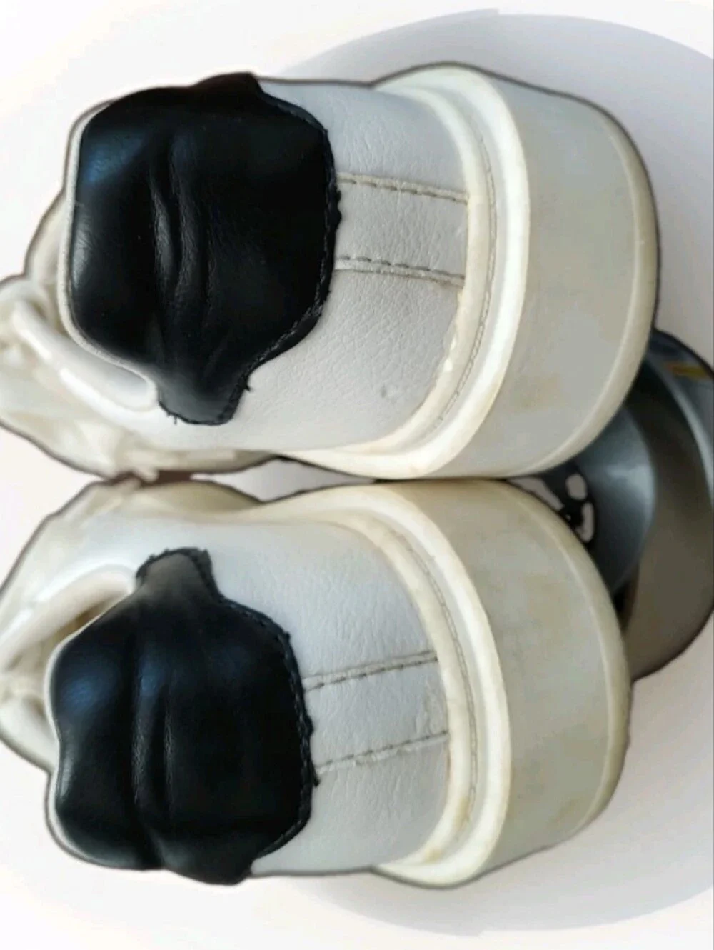 Steve Madden Black/White Pre Loved Womens Tennis Shoes Size 8M